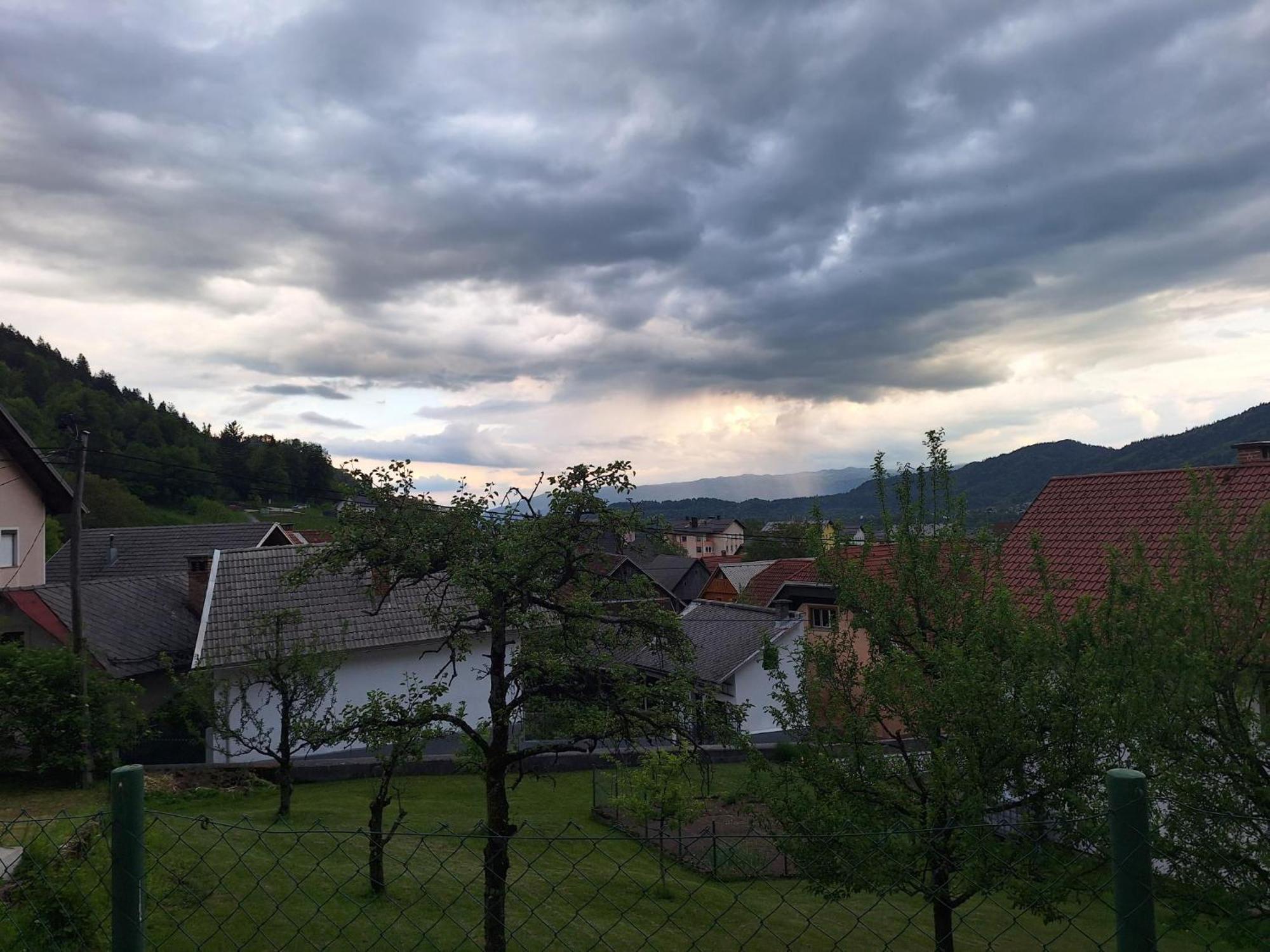 Apartment Belka Jesenice Bagian luar foto