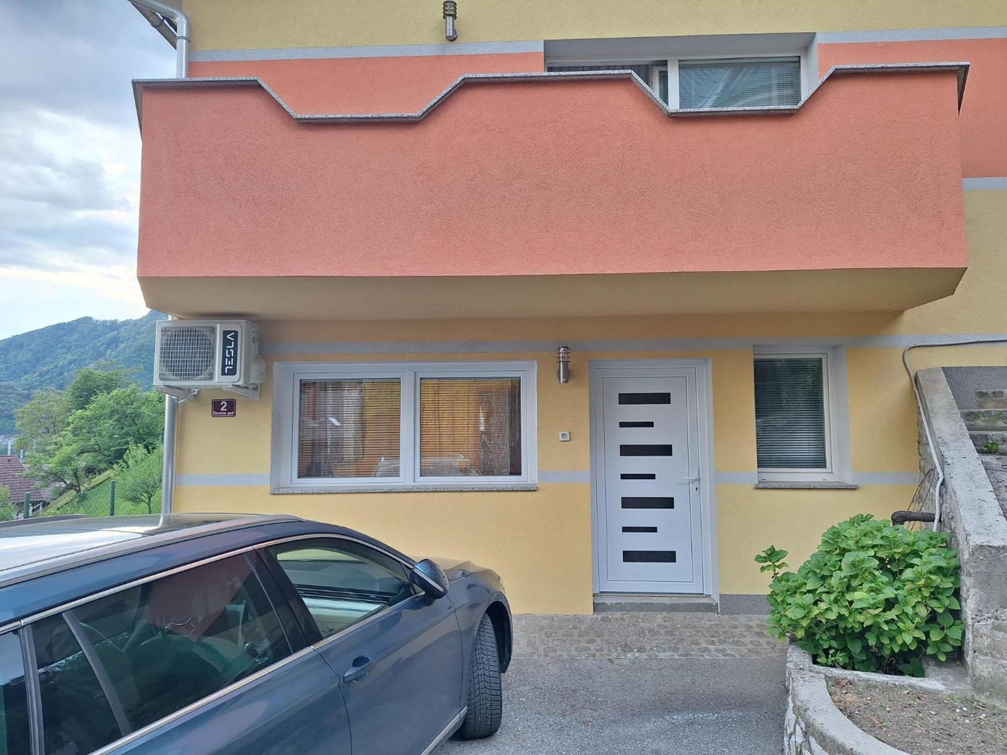 Apartment Belka Jesenice Bagian luar foto